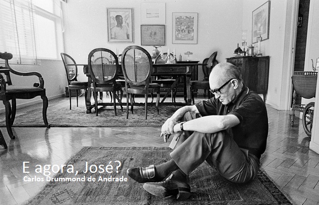 Assunto: Poeta Carlos Drummond de Andrade em sua casa por ocasião da homenagem aos seus 80 anos / Local: Posto 6 - Copacabana - Rio de Janeiro - RJ / Data: 23/10/82
